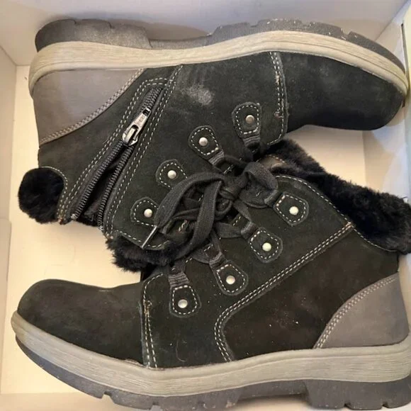 Earth Origins Leather & faux sherpa lace up waterproof black boots - Picture 2 of 4